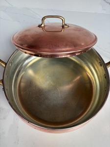 Olla de Cobre Redonda con Tapa, Asa de Aleación de Zinc, Utensilios de Cocina de Metal Pulido, Diseño Vintage Duradero - Product Image 5