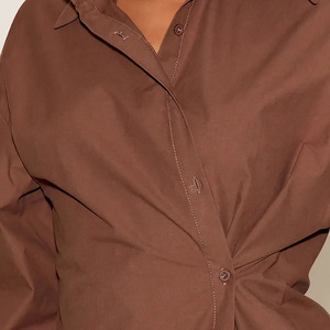 Camisa Blanca de Alta Calidad para Mujer, Corte Holgado, con Botones, Cuello Clásico, Minimalista, Sólida, con Puños Abotonados y Manga Larga - Product Image 3