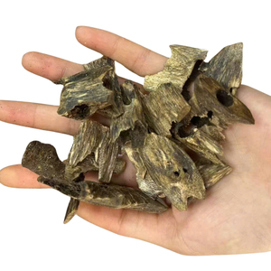 Encens en copeaux d'agarwood Oud du Vietnam de haute qualité, écologique, élégant, bois exotique aromatique pour toutes les saisons - Product Image 1