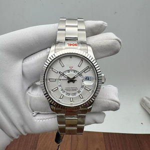 นาฬิกาหรูหราอัตโนมัติสไตล์ GMT คุณภาพสูง โครโนกราฟ หน้าปัดสีขาว ขอบหน้าปัดแบบฟลูเต็ด สายสแตนเลสสตีล ดีไซน์ทันสมัย กลไก ETA - Product Image 1