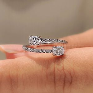 Anillo de Compromiso Minimalista con Moissanita Ovalada de 0.50 CT EF VS en Plata Sólida 925, Regalo para Mujer - Product Image 6
