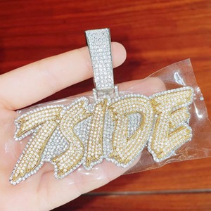 จี้เพชรโมอิสซาไนต์แบบ Iced Out เงินแท้ 925 ชุบทอง 18K จี้ตัวอักษร สไตล์ฮิปฮอป สำหรับใส่ทุกวัน จี้แบบสองสีสั่งทำได้ - Product Image 4