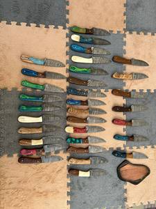 Cuchillo de Acero de Damasco Forjado a Mano con Hoja Fija, Punta Clip, Espiga Recta, Mango de Madera, Borde Biselado, Diseño Artístico OEM - Product Image 1