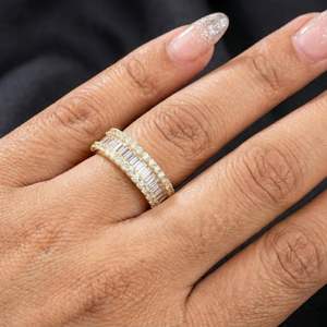 Anillo de media eternidad con moissanita brillante y diamantes de corte baguette y redondo para unisex, plata fina 925 original, regalo sorpresa para ella. - Product Image 4