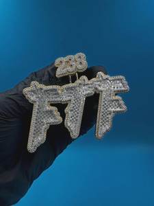 จี้เพชรโมซานไนต์แบบ Iced Out สองสี เงินแท้ 925 ชุบทอง 18k จี้ตัวอักษรแบบฮิปฮอปสั่งทำพิเศษสำหรับแร็ปเปอร์ - Product Image 5