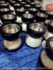 Quemador de Resina de Oud Árabe Hecho a Mano con Base de Madera Premium para una Fragancia Casera de Lujo y Decoración con Ambiente de Ramadán - Product Image 2