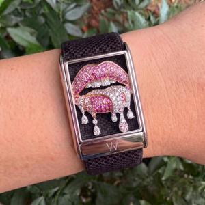 Étui de luxe en argent pour tracker de fitness, motif lèvres roses, entièrement serti de pierres de moissanite, accessoire de protection pour appareil de fitness, tracker de fitness lèvres roses - Product Image 3