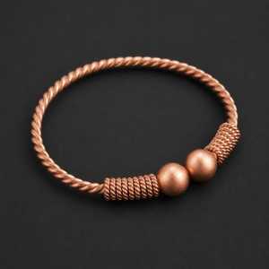 Bracelet torsadé en cuivre pur fait main, avec extrémité boule solide, bijou artisanal en cuivre de style occidental indien, bijoux de guérison pour hommes, femmes et OEM plaqué. - Product Image 2