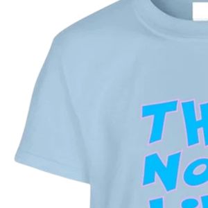 Camiseta Gráfica de Manga Corta Azul Claro para Adolescentes con Estampado de Letras Azules Audaces 'They Don't Like Us', Cuello Redondo, Informal, Juvenil, para Uso Diario - Product Image 4