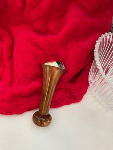 Applicateur de massage Kansa en bois, outil ayurvédique moderne pour le soin du visage, fait main pour l'entretien de la peau et les pratiques de bien-être - Product Image 3