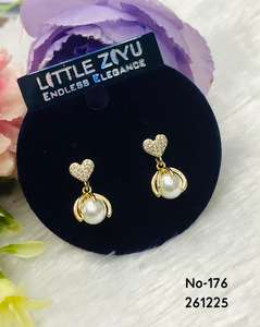 KVM EXPORTERS INDIA - Aretes de Moda con Circonita Cúbica Geométrica, Acero Inoxidable, Chapado en Oro, para Mujer, para Fiestas, Bodas, Compromisos - Product Image 4