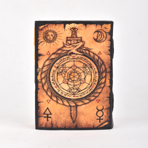 Diario con Chiusura in Metallo A5, Design Vintage con Simboli <span class=keywords><strong>Occulti</strong></span>, Copertina in Cartone |   Diario in Carta Artigianale da 100 Pagine in Stile Antico - Product Image 2