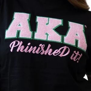 T-shirt AKA Black Phinished It pour femme avec logo en chenille, coton premium, décontracté, élégant, à porter au quotidien - Product Image 4