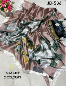 Écharpe d'hiver en mélange de lin et de polyester avec broderie florale Siya, en tissu toile, douce et agréable pour la peau - Product Image 5