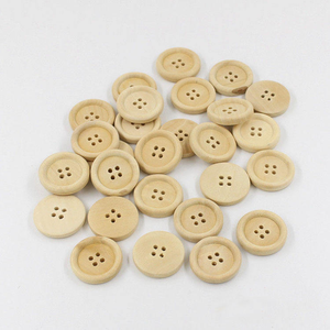 Botones de Madera Orgánicos de 4 Agujeros - Product Image 2