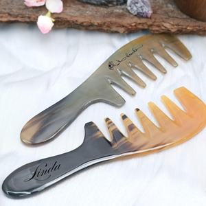 Peigne en corne artisanal personnalisé à dents extra larges, manche long, démêlant, antistatique, fait main, pour cheveux épais et bouclés, cadeau - Product Image 2