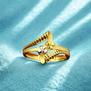 แหวนทองลายดอกไม้สองสี |   ดีไซน์สายรัดแบบมีร่องสำหรับผู้หญิง |   ทองคำแท้สีเหลือง น้ำหนัก 2.280 กรัม ดีไซน์ทันสมัย - Product Image 3