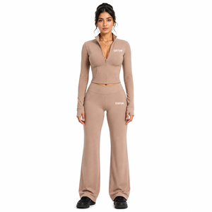 Conjunto de yoga acampanado para mujer, 2 piezas: Chaqueta corta con cremallera de manga larga y pantalones de cintura alta. Ropa deportiva personalizada para invierno. Proveedor mayorista. - Product Image 2
