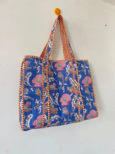 Bolsa de Mano de Algodón Azul Acolchada Premium con Estampado Floral Hecho a Mano, Bolsa de Compras Ligera, Bolso de Hombro para Mujer - Product Image 5