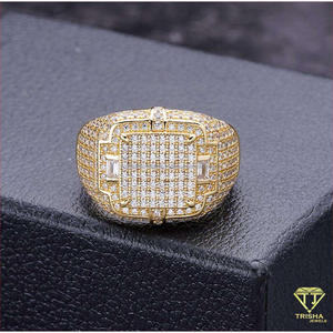 แหวนแฟชั่นเงินแท้ 925 พร้อมเพชรโมอิสซาไนต์ ดีไซน์ทันสมัยทรงสี่เหลี่ยม - Product Image 4