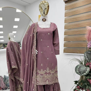 Anarkali Salwar Kameez de seda para mujeres musulmanas, ropa de fiesta de invierno con cuello redondo bordado y mangas completas, peso ligero - Product Image 1