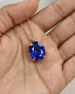 Collar de Cuarzo Azul, Colgante de Cristal Curativo, Protección Energética, Joyería de Piedra Espiritual, Regalo Hecho a Mano, Unisex - Product Image 1