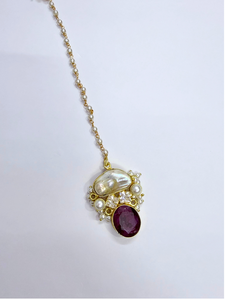 Pendentif baroque plaqué or 18 carats avec pierres précieuses naturelles, perle d'eau douce, Mala avec zircons en cristal, clous d'oreilles et Maangtika - Product Image 4