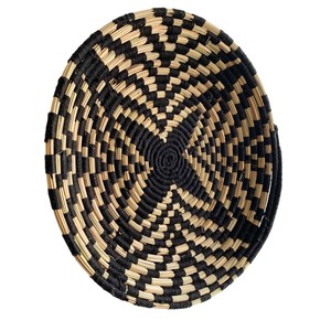 Panier mural tressé moderne en fibre de banane écologique et décoratif pour salon, cuisine et bureau - Product Image 4