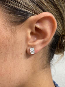 Boucles d'oreilles classiques en diamant de laboratoire taille radiant, certifiées IGI, solitaire 2 carats, en or blanc 10K 14K 18K, pour femme - Product Image 3