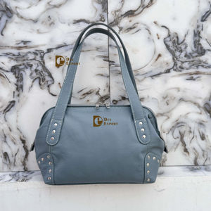 กระเป๋าโท้ทหนังแท้รุ่นใหม่ล่าสุดปี 2026 กระเป๋าสะพายเก๋ไก๋ หนังแท้ ขายดี กระเป๋าดีไซน์เนอร์ขนาดใหญ่สำหรับผู้หญิง ใช้งานได้หลากหลาย - Product Image 1