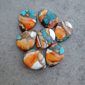 Cabochon en turquoise naturelle d'huître barbelée, calibré, en forme de poire à dos plat |   Bijoux faits à la main en pierres précieuses - Product Image 2