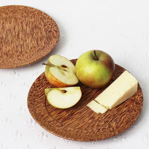 Vajilla natural de coco, plato de madera hecho a mano para servir comida, para uso en restaurantes y en el hogar. - Product Image 1
