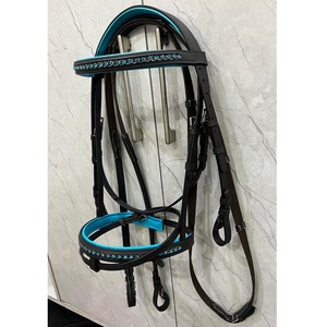 Bridon d'équitation anglais en cuir noir avec rembourrage bleu, frontale ornée de strass en cristal, ferrures en acier inoxydable, équipement d'équitation disponible en 4 tailles LLT - Product Image 3