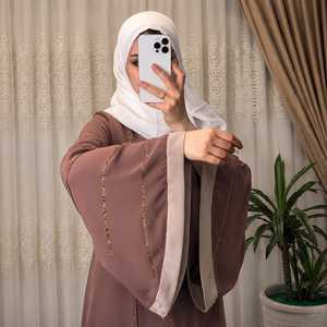 Robe Abaya Musulmane Modeste avec Hijab Assorti et Ceinture, Manches Longues Ornées, Respirante, Infroissable, Légère, en Nida, Longueur Cheville - Product Image 1