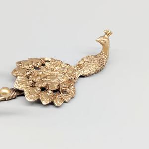 Crochet mural design paon royal, élégant support décoratif en métal, idéal pour suspendre chapeaux, ceintures et décorations intérieures - Product Image 3