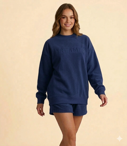 Ensemble haut à col montant et short pour femme, produit avec des contrôles de qualité multi-étapes pour une fiabilité accrue des vêtements - Product Image 1