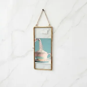 กรอบรูปโลหะแนวตั้งทรงสี่เหลี่ยมผืนผ้าสีทองเหลืองสำหรับตกแต่งผนัง - Product Image 2