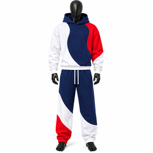 Ensemble survêtement streetwear noir personnalisé avec sweat à capuche oversize et pantalon large, motifs flamme et poche kangourou cloutée - Product Image 4