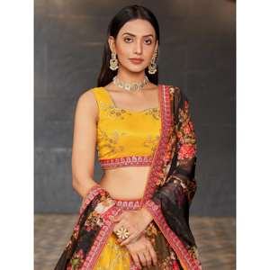 ชุดผ้าบางมีเลื่อมสีเหลืองสวยงาม - Product Image 4