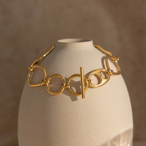 Pulsera de Cadena Gruesa de Acero Inoxidable Chapada en Oro de 18K al por Mayor con Cierre de Palanca y Empaque Personalizado - Product Image 1