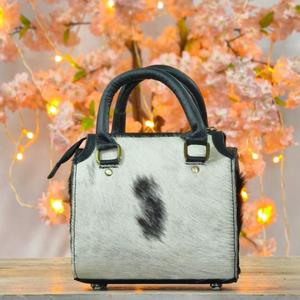 Bolso de Mano de Cuero Vacuno de Lujo con Incrustaciones de Turquesa, Grabado Floral, Cierre de Cremallera, Diseño de Alta Calidad - Product Image 2