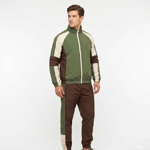 Survêtement de jogging réfléchissant en nylon personnalisé avec logo OEM, coupe-vent pour homme, ensembles en nylon avec bandes de surpiqûre blanches pour homme - Product Image 2