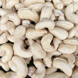 Noix de cajou brutes de haute qualité SANTIGO W180 du Vietnam, 22,68 kg/sac, vente en gros à prix réduit, délai de livraison court - Product Image 1