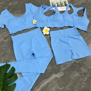 Conjunto deportivo de dos piezas para mujer, con sujetador deportivo y pantalones cortos levanta glúteos, transpirable, para yoga, entrenamiento y gimnasio. - Product Image 3