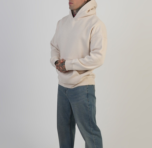 Ensemble sweat-shirt à capuche classique pour homme et pantalon de jogging assorti avec logo minimaliste sur la poitrine et poche kangourou - Product Image 1