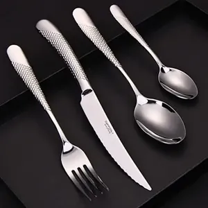 Ensemble de couverts réutilisables en acier inoxydable, conçu pour des repas écologiques, des accessoires de cuisine durables et des présentations de table élégantes. - Product Image 5