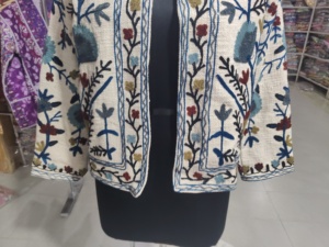 Veste d'automne-hiver en velours noir brodée Suzani, motif floral, coupe-vent, respirante, écologique, pour femme, cadeau - Product Image 3