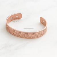 Bracelet de manchette en alliage de cuivre magnétique classique bracelet de santé à la mode hommes femmes léger Yoga guérison Chakra Mantra cadeau