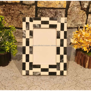 Marco de Fotos de Madera Clásico con Vetas de Mármol, Hecho a Mano, con Incrustaciones de Resina Beige Suave, Decoración Elegante y de Lujo - Product Image 4