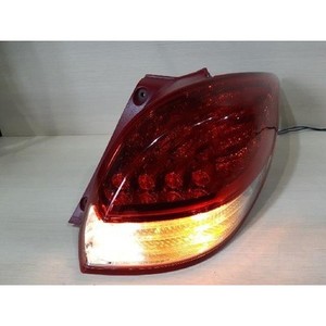 Luz Trasera Derecha para Veloster, Lado Derecho (RH), Usada, 924022V110 - Product Image 2